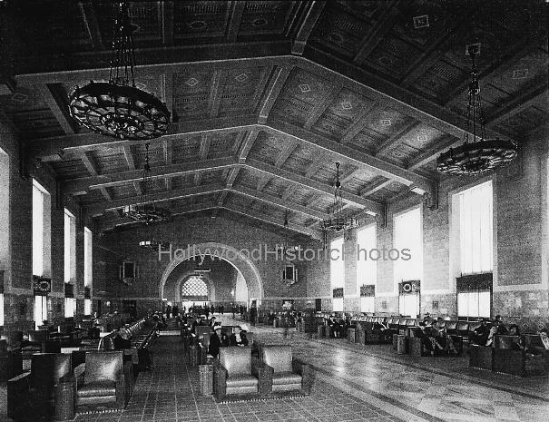 Union Station interior 1939 2.jpg